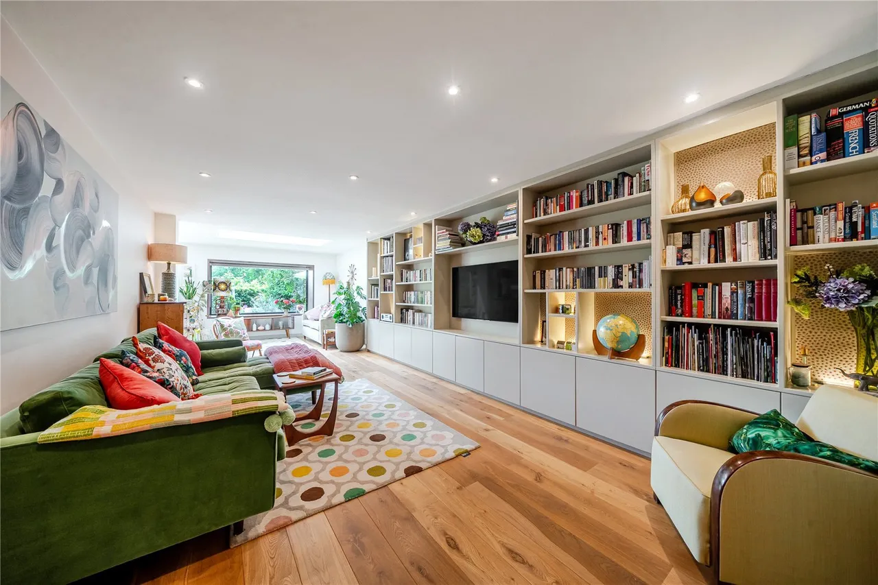 Meadowbank, SE3, photo 36