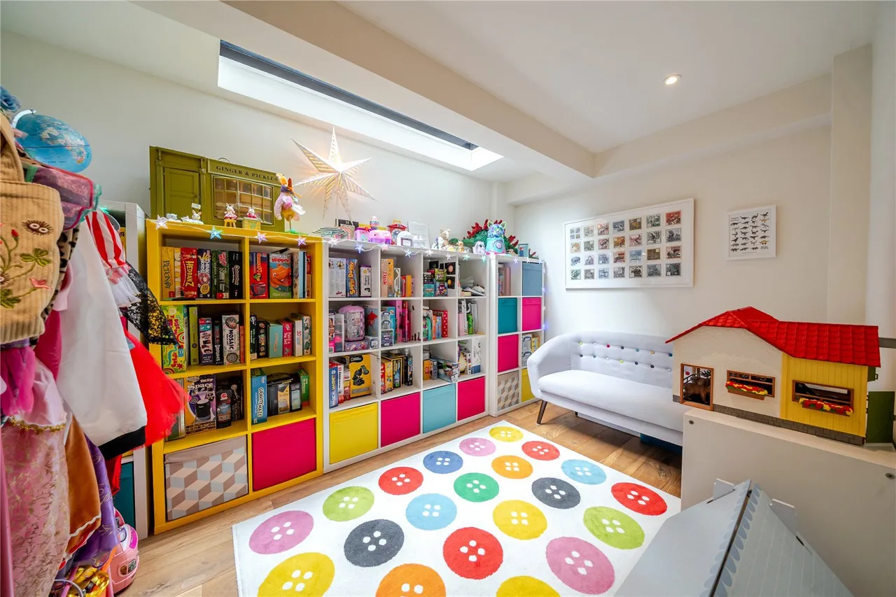 Meadowbank, SE3, photo 23