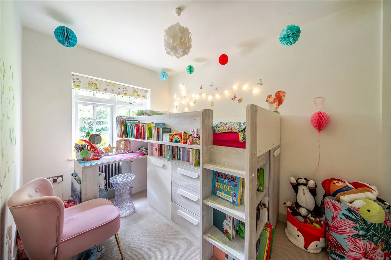 Meadowbank, SE3, photo 16