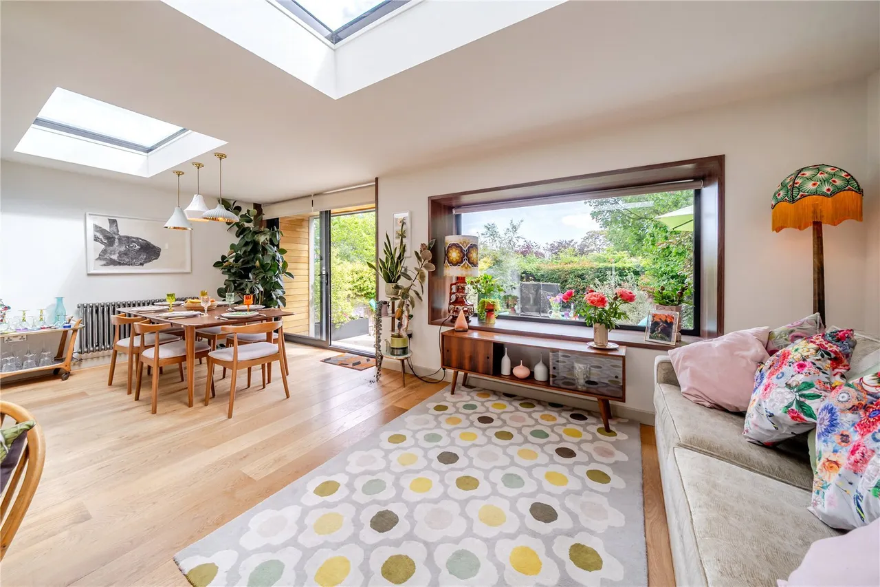 Meadowbank, SE3, photo 29
