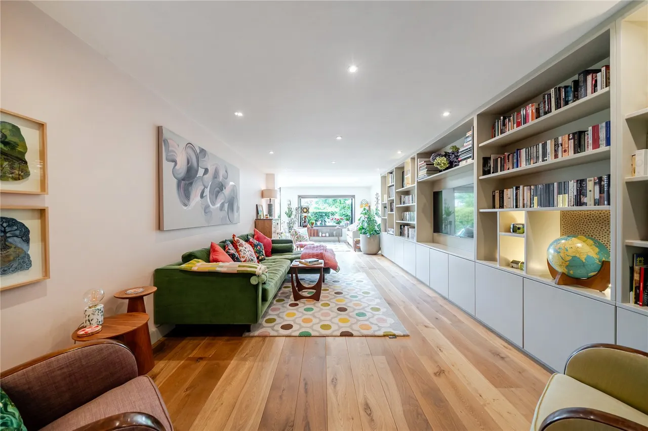 Meadowbank, SE3, photo 34
