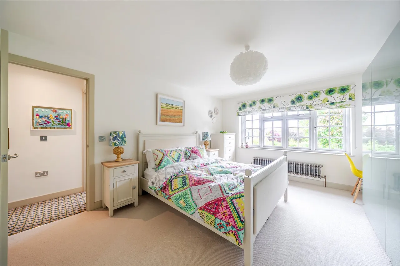 Meadowbank, SE3, photo 30