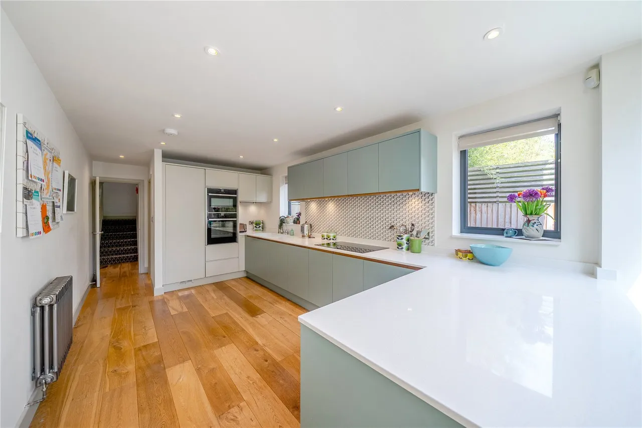 Meadowbank, SE3, photo 32