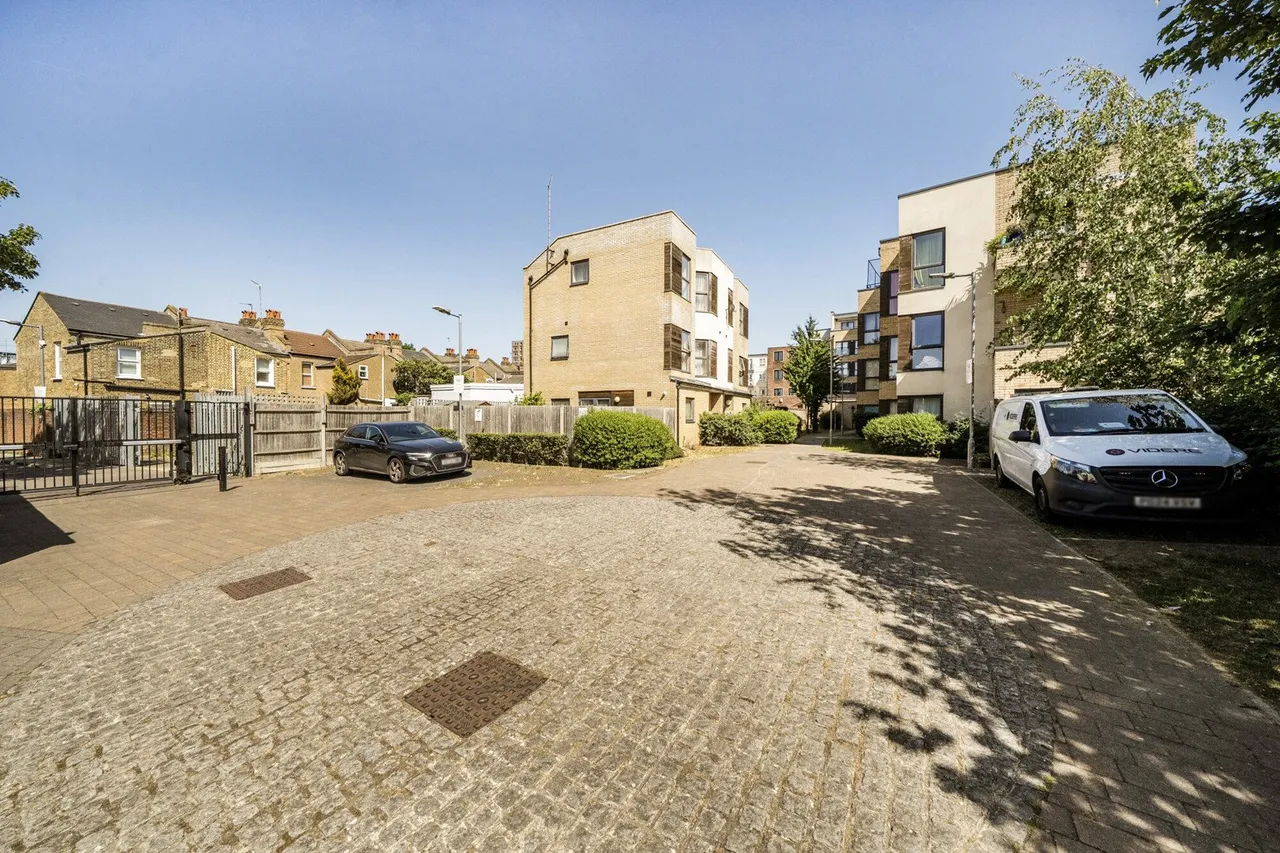 Hamlet Court, London, SE6, photo 16