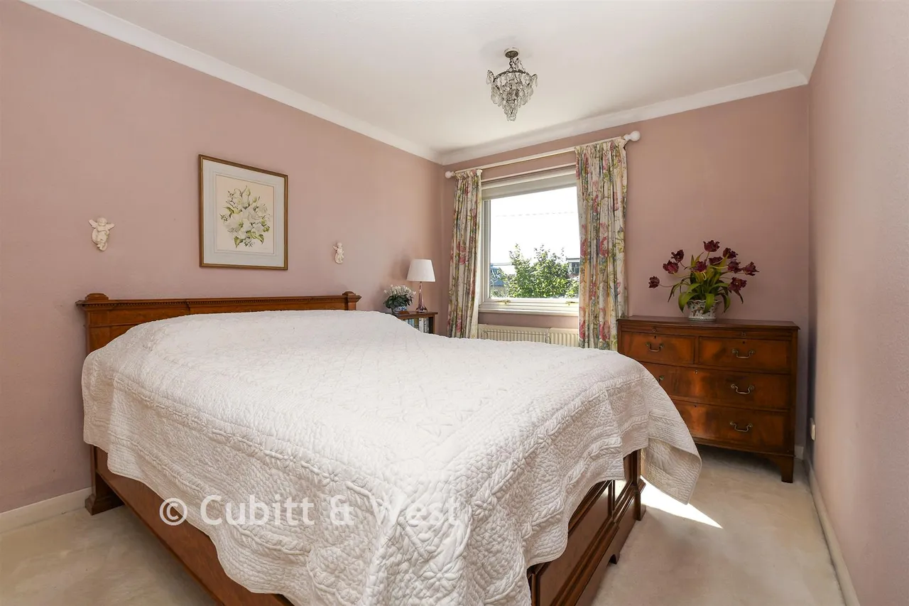 Burnham Drive, Reigate, RH2, photo 7