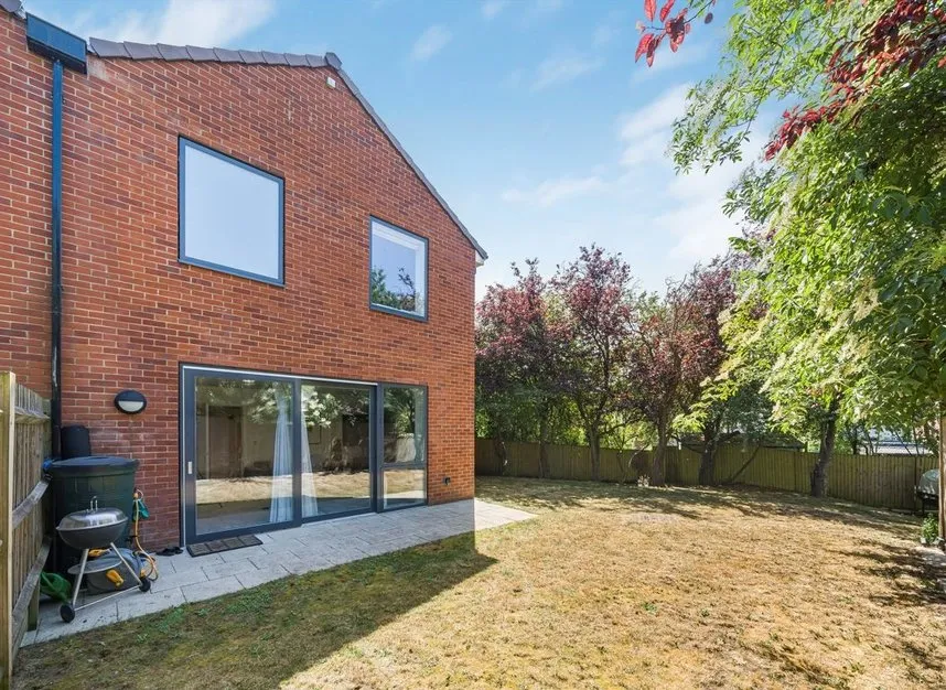Reservoir Way, Willesden, NW10, photo 4