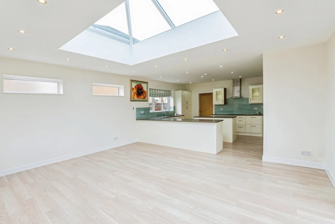 Clifton Drive North, Lytham St. Annes, FY8, photo 15