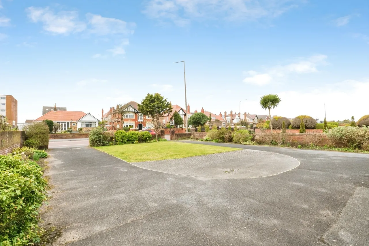 Clifton Drive North, Lytham St. Annes, FY8, photo 26
