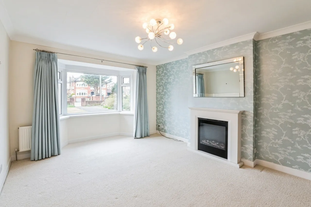 Clifton Drive North, Lytham St. Annes, FY8, photo 2
