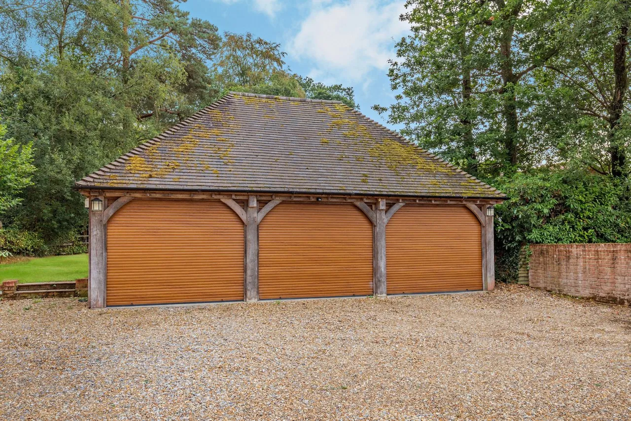 Pines Road, Liphook, GU30, photo 18