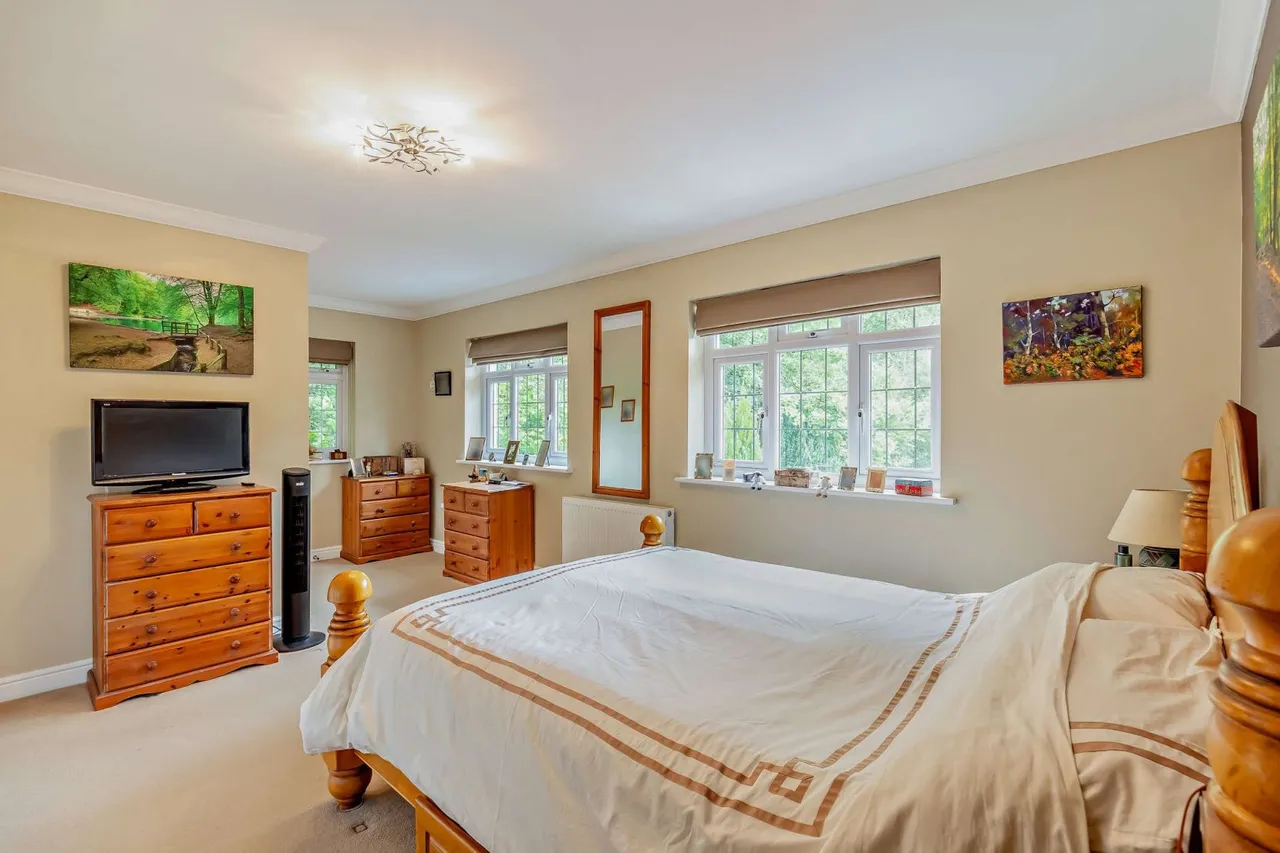 Pines Road, Liphook, GU30, photo 14