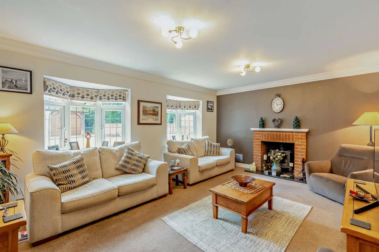 Pines Road, Liphook, GU30, photo 6