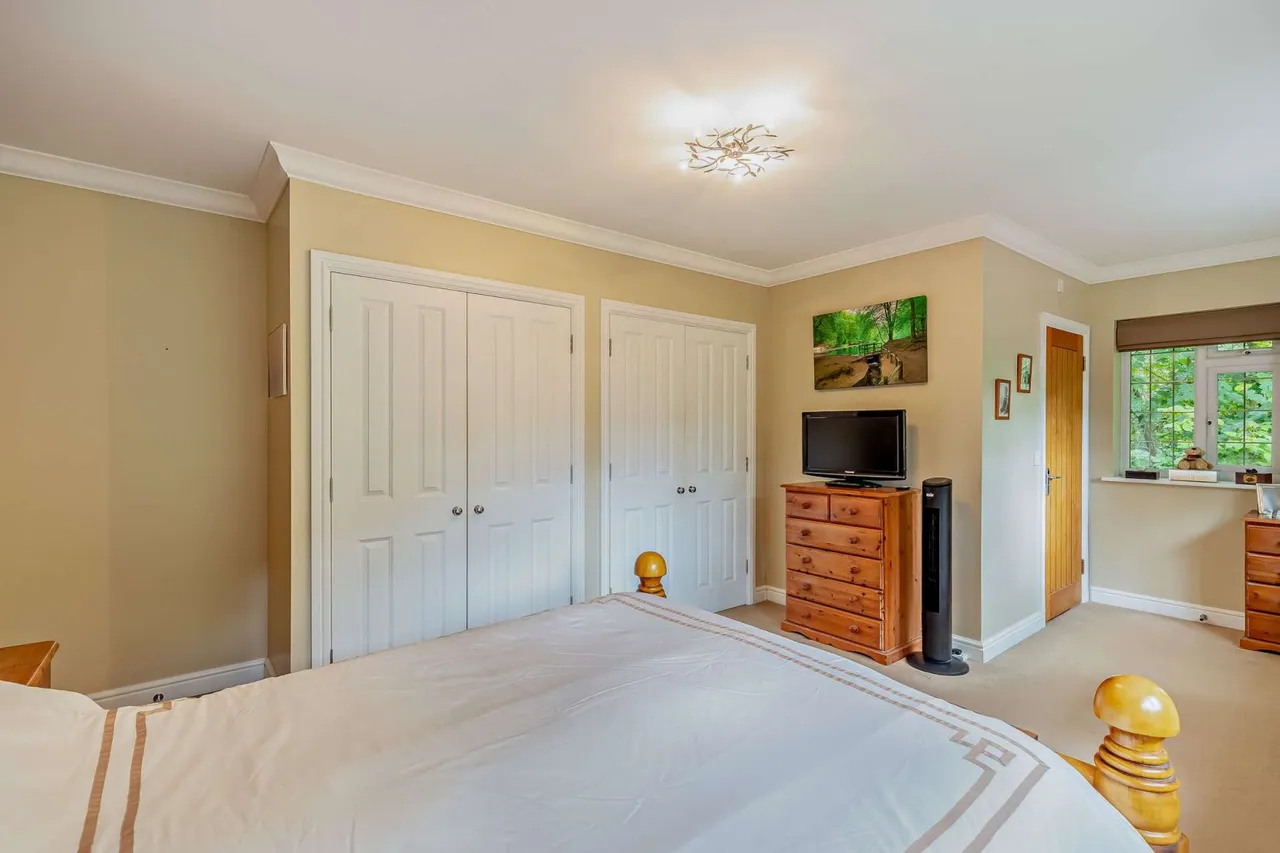 Pines Road, Liphook, GU30, photo 15