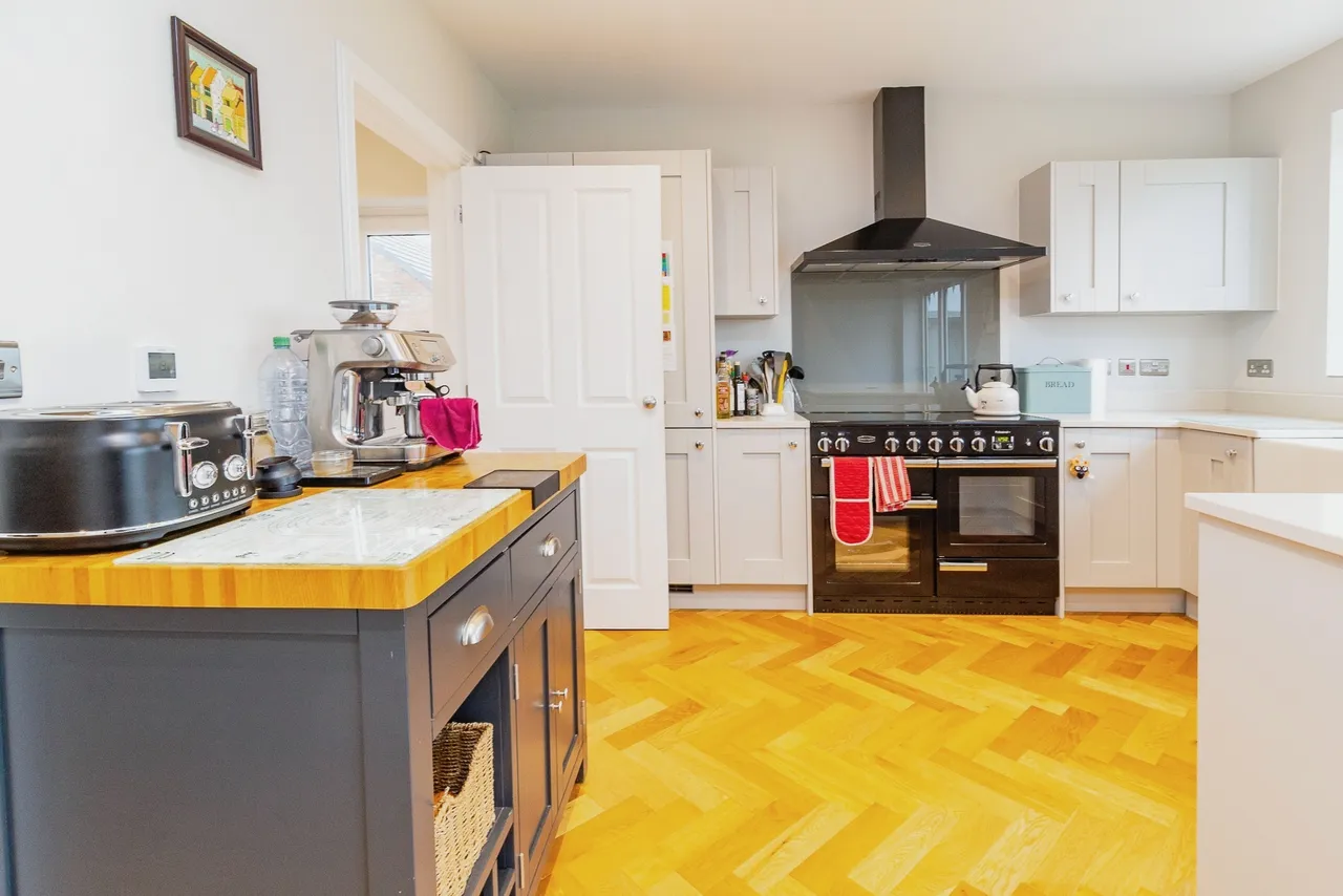 Cherry Leas, Great Horwood, Milton Keynes, photo 9