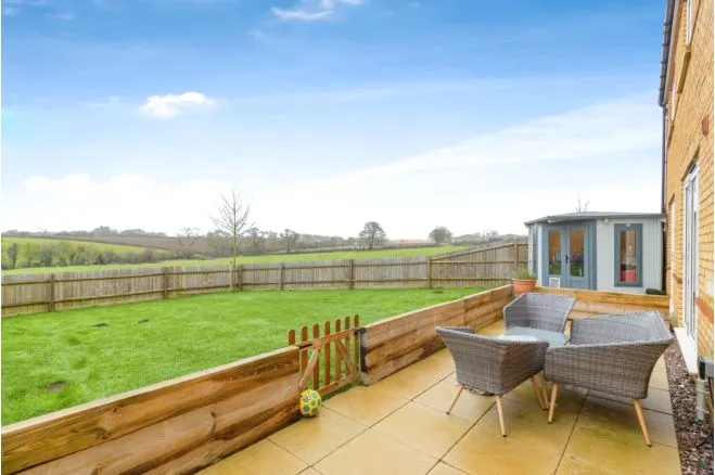 Cherry Leas, Great Horwood, Milton Keynes, photo 2
