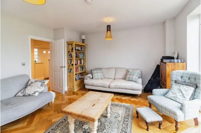 Cherry Leas, Great Horwood, Milton Keynes, photo 12