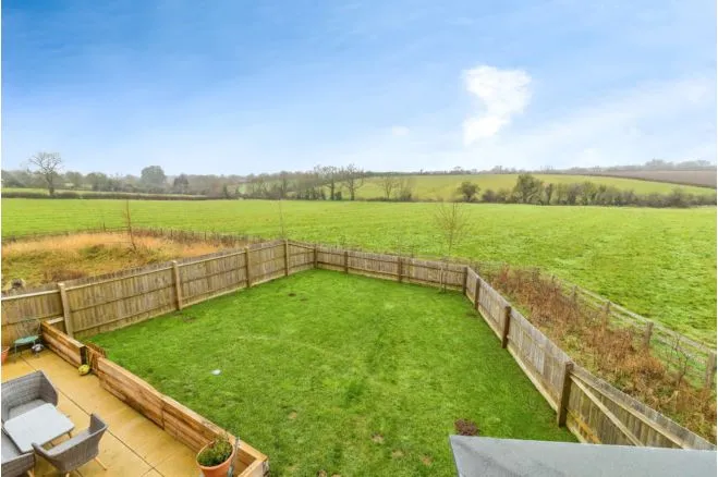 Cherry Leas, Great Horwood, Milton Keynes, photo 4