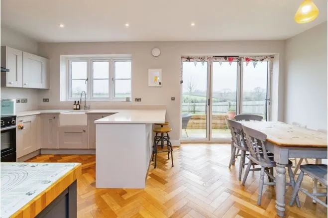 Cherry Leas, Great Horwood, Milton Keynes, photo 10