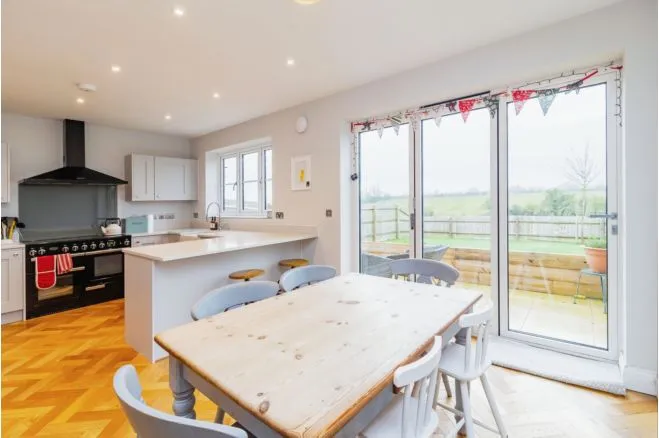 Cherry Leas, Great Horwood, Milton Keynes, photo 8