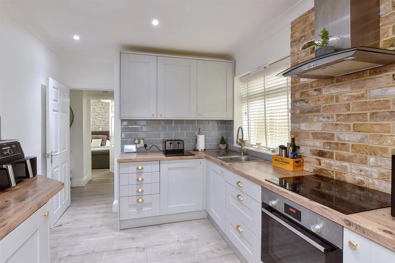 Seaview Road, Woodingdean, BN2, photo 8