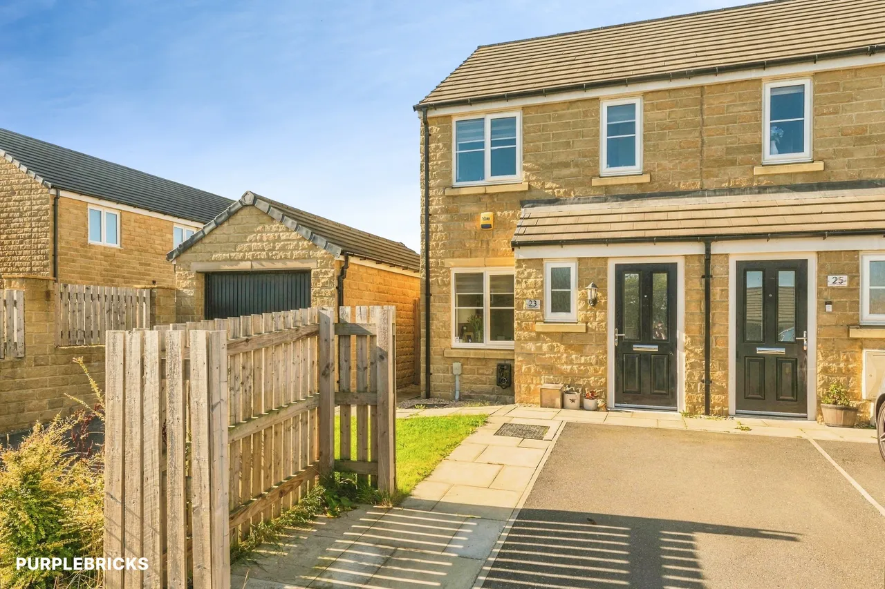2 bed house for sale, Jacquard Road, Huddersfield, HD8