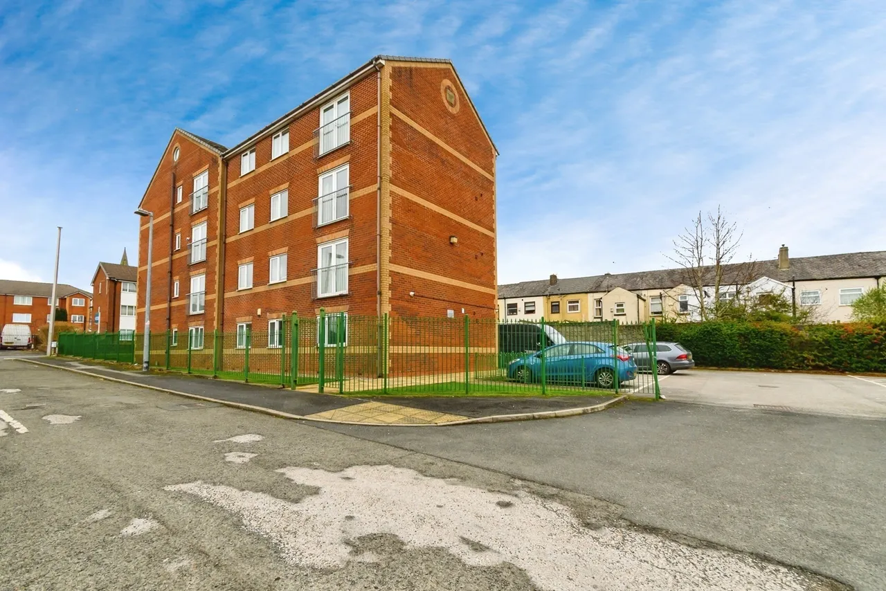 2 bed flat for sale — Fereday Street, Worsley, Manchester, Greater Manchester, M28