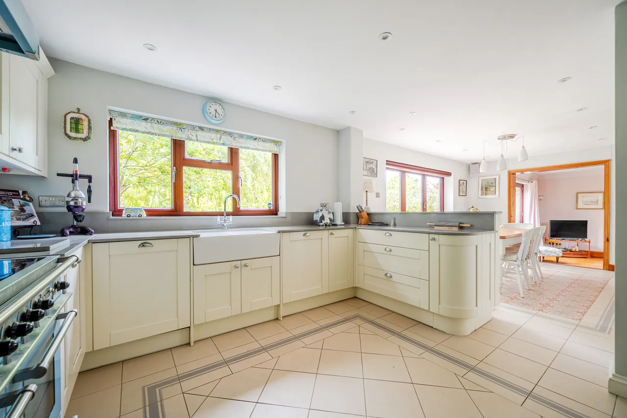 Ray Mill Road West, Maidenhead, SL6, photo 3