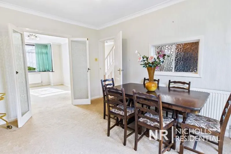 Bolton Road, Chessington, KT9, photo 4