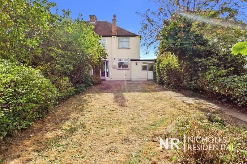 Bolton Road, Chessington, KT9, photo 16