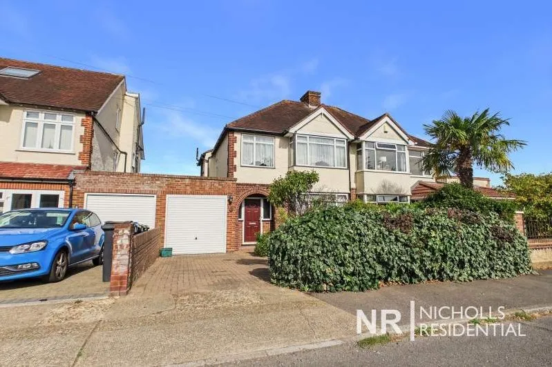 Bolton Road, Chessington, KT9, photo 18