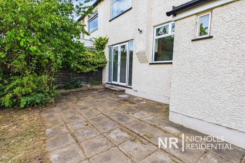 Bolton Road, Chessington, KT9, photo 17