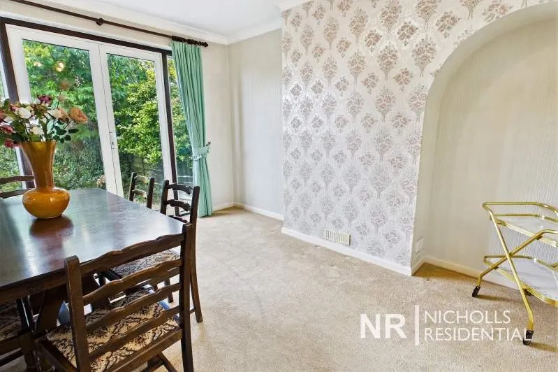 Bolton Road, Chessington, KT9, photo 5
