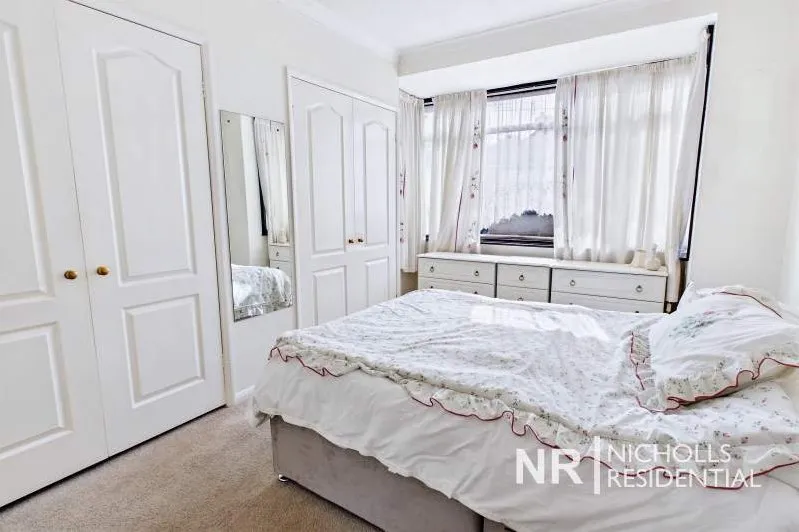 Bolton Road, Chessington, KT9, photo 10