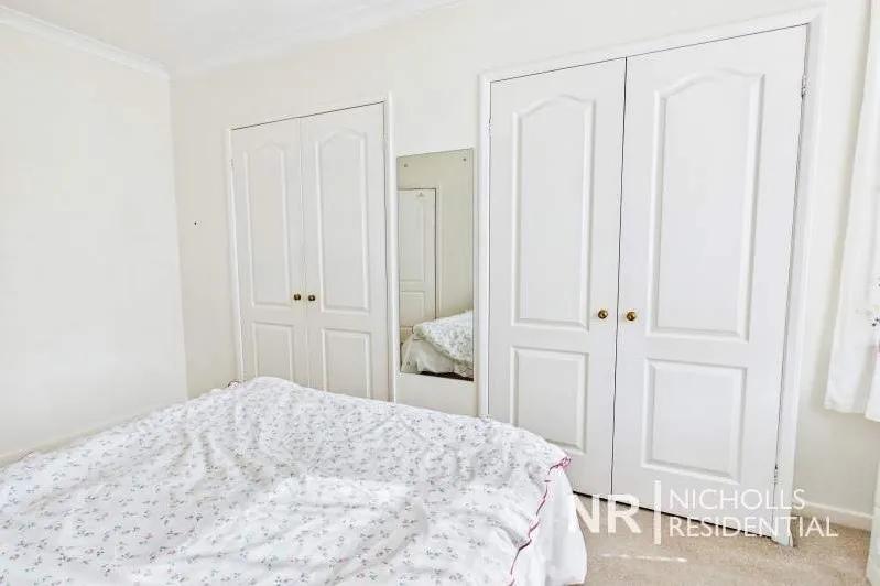 Bolton Road, Chessington, KT9, photo 11