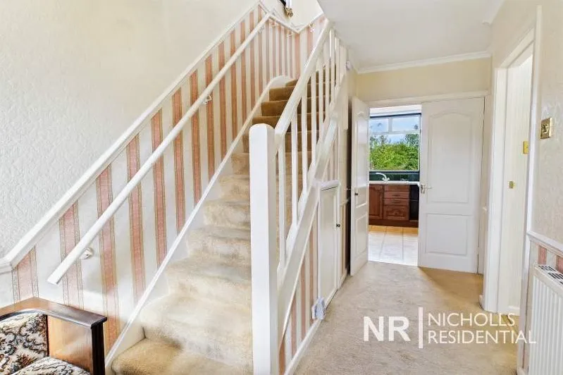 Bolton Road, Chessington, KT9, photo 7