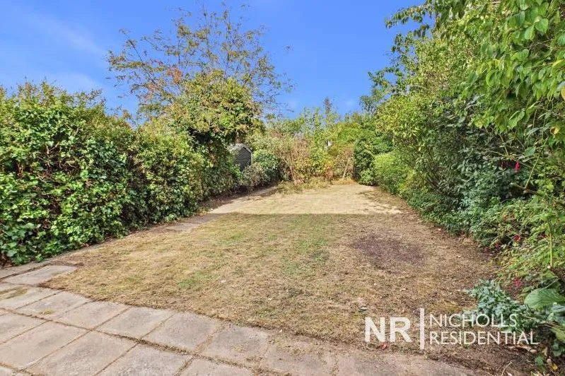 Bolton Road, Chessington, KT9, photo 2