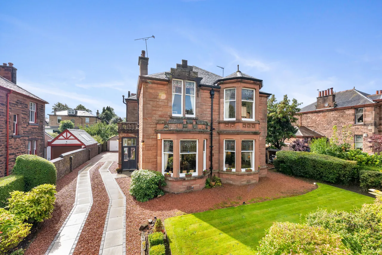 5 bed house for sale, Rowan Road, Dumbreck, G41