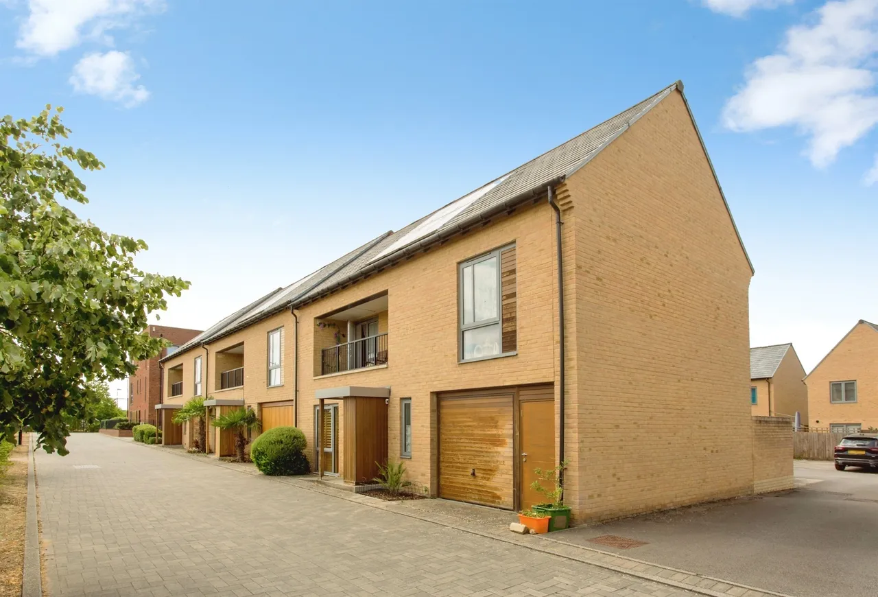 3 bed house for sale, Kestrel Rise, Cambridge, CB2