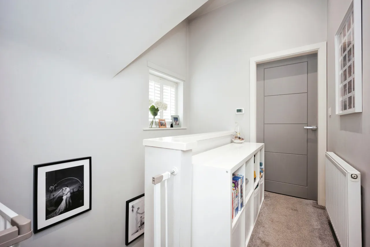 Crown Green Close, Heaton Mersey, photo 11