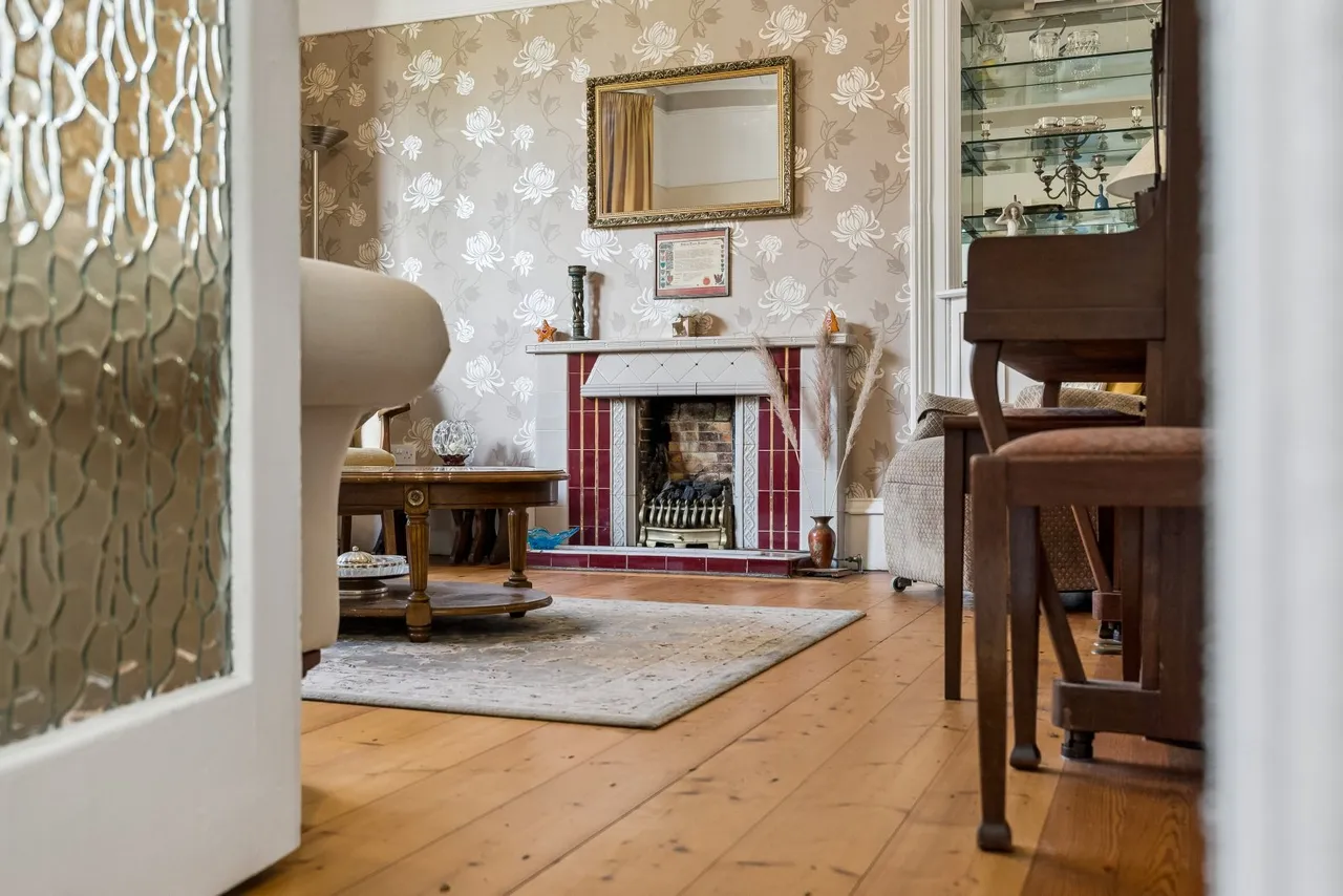 Caldercuilt Road, Elgin Cottage, G20, photo 3