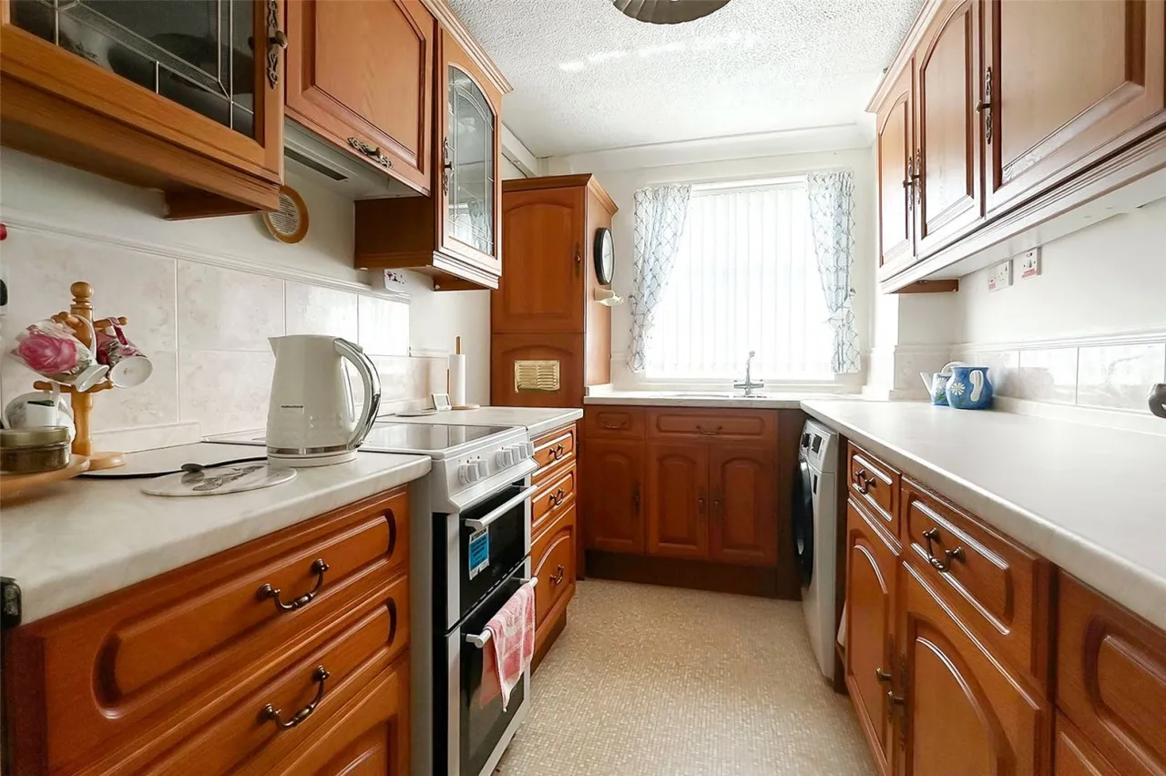 Overstrand Avenue, Rustington, BN16, photo 3