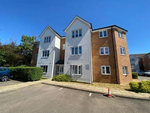 2 bed flat to rent — Weston House, Gregory gardens