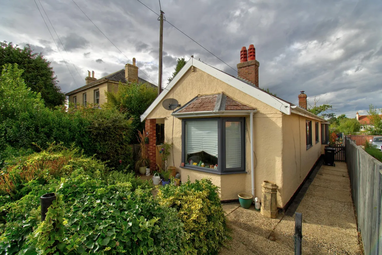 2 bed house for sale, St. Johns Road, Saxmundham, IP17