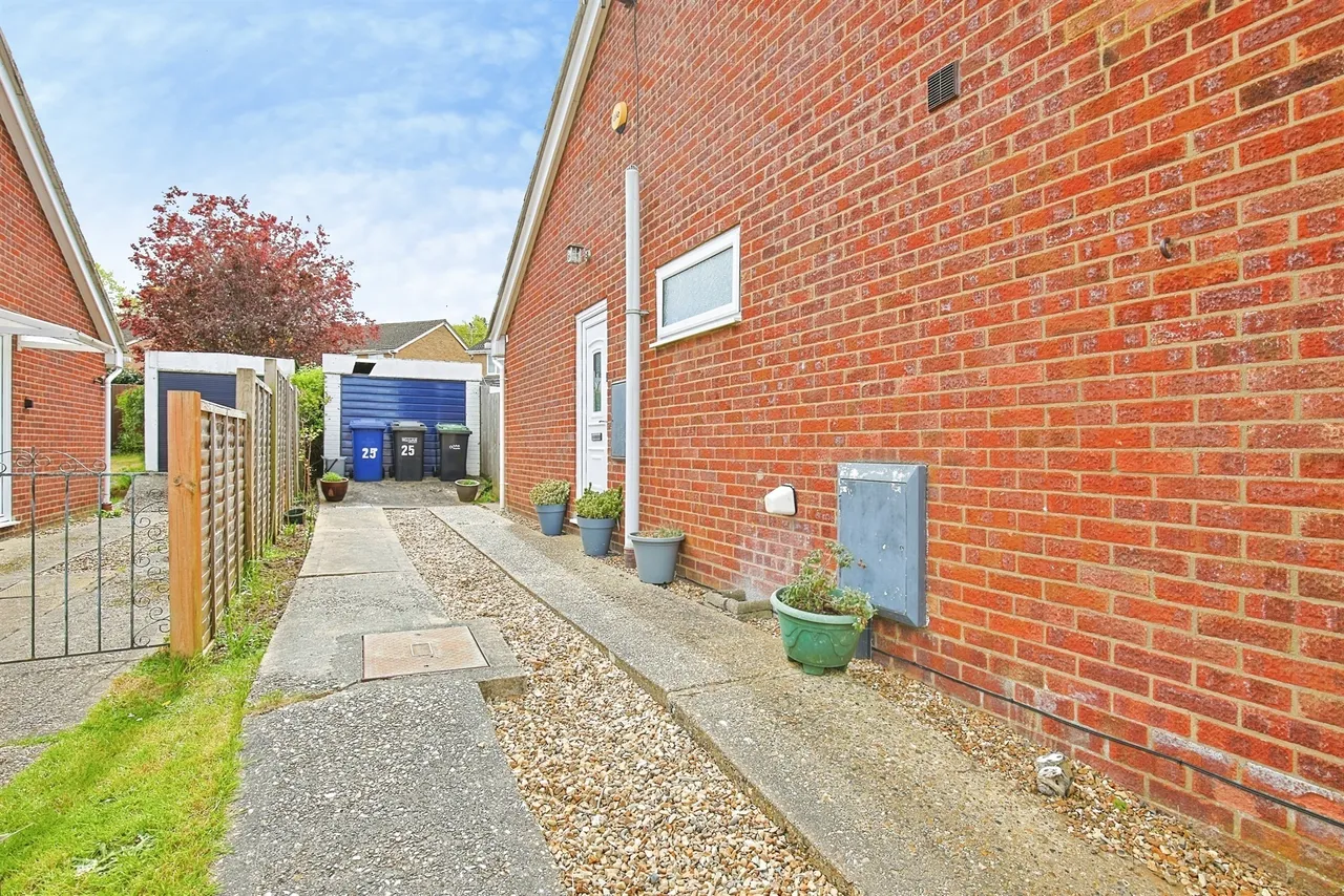 Gedge Close, Bury St. Edmunds, IP33, photo 8