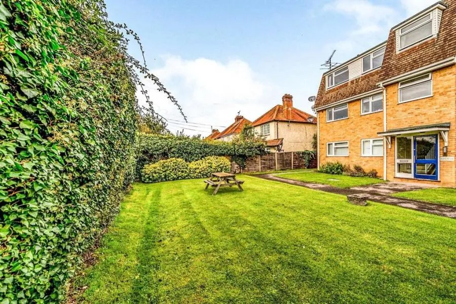 Bath Road, Taplow, SL6, photo 8