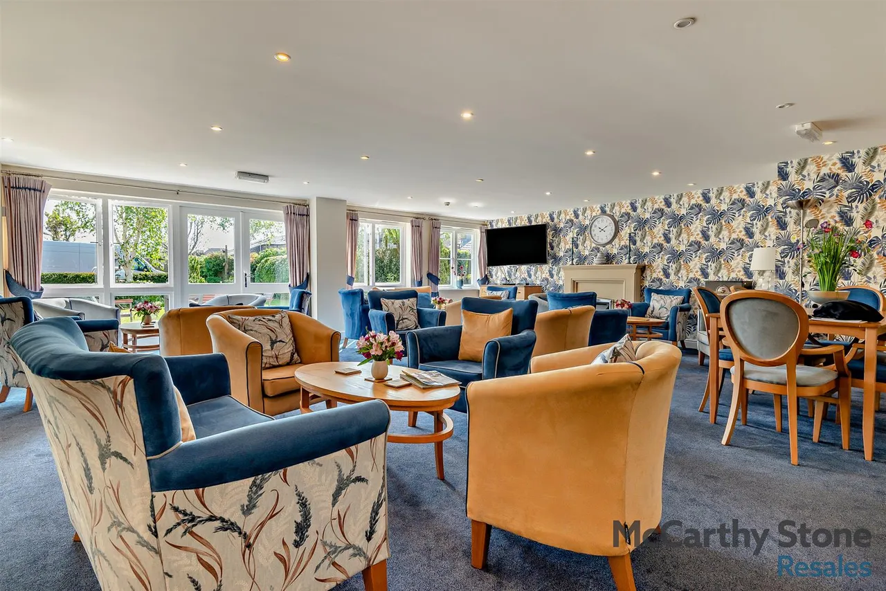 George Street, Warminster, BA12, photo 12