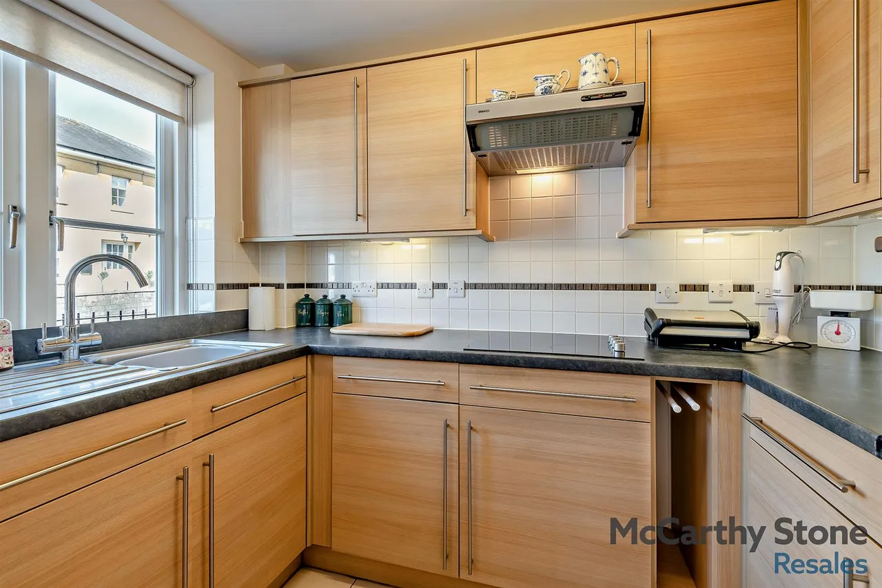 George Street, Warminster, BA12, photo 5