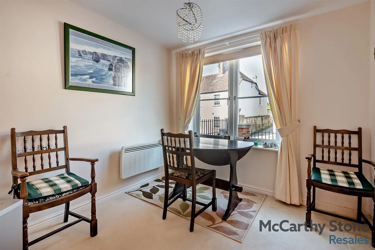 George Street, Warminster, BA12, photo 4