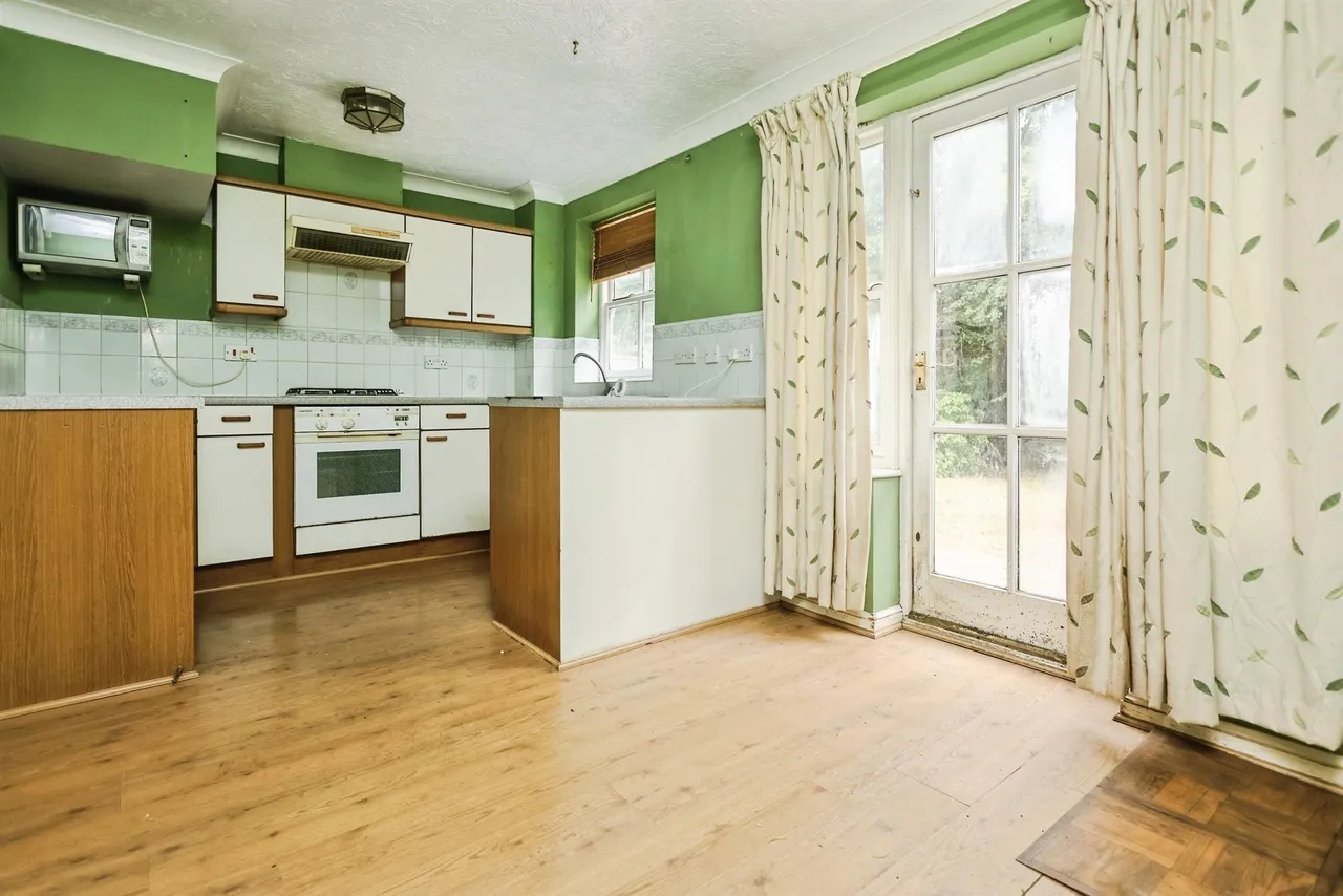 Woodridge Avenue, Quinton, B32, photo 2