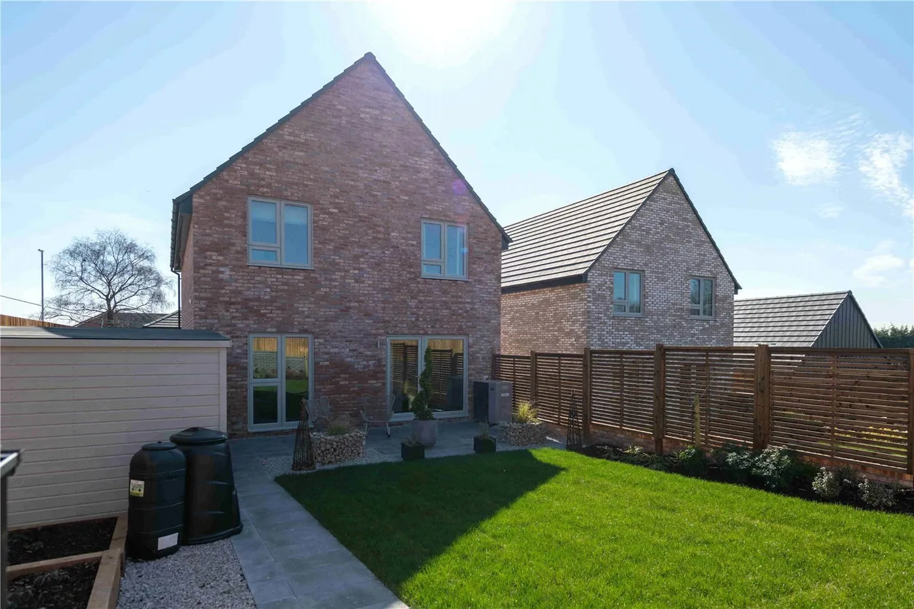Victoria Road, Horwich, BL6, photo 3